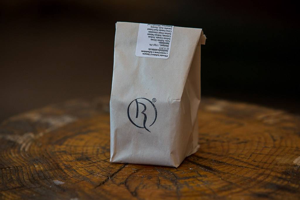 Šampón s rozmarýnou a heřmánkem na mastné - papír